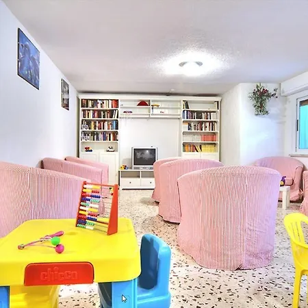 Hamilton מלון מיסאנו אדריאטיקו